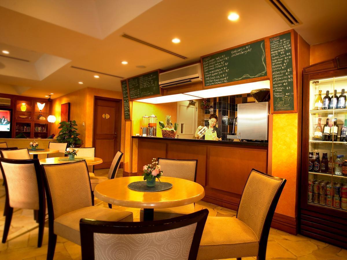 Fraser Place Robertson Walk Singapur Exterior foto The interior of a typical hotel bar