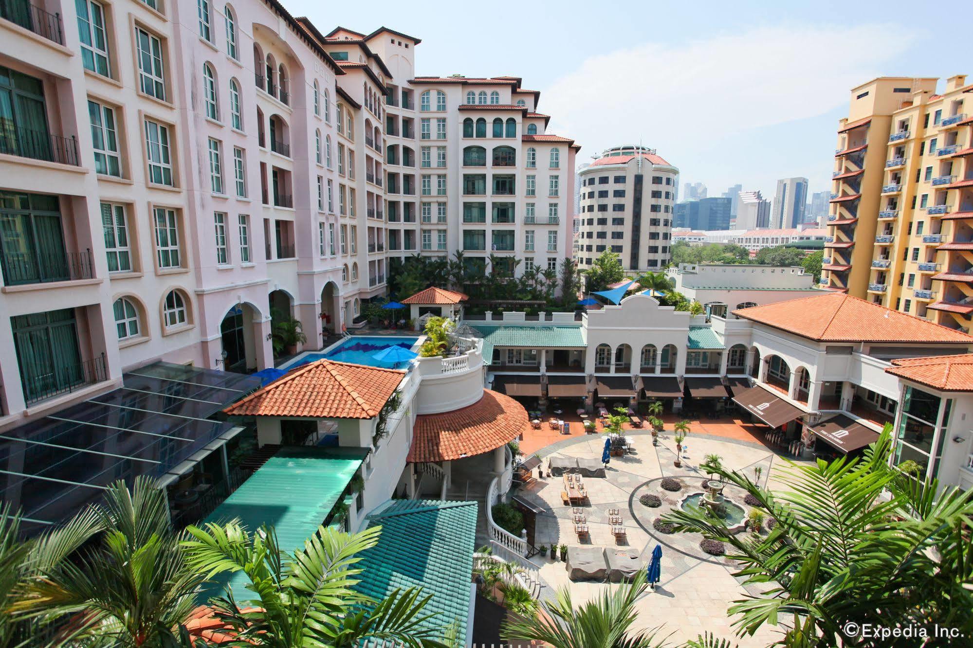 Fraser Place Robertson Walk Singapur Exterior foto The resort's main pool